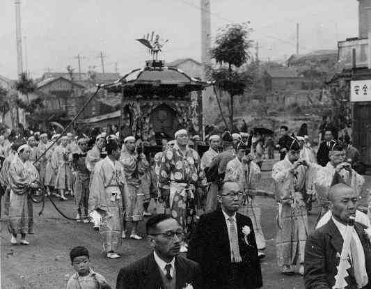 終戦後の鳳輦の写真